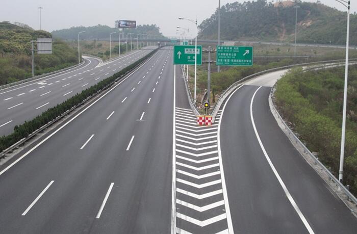 電白縣馬路牙子劃線漆環(huán)保型